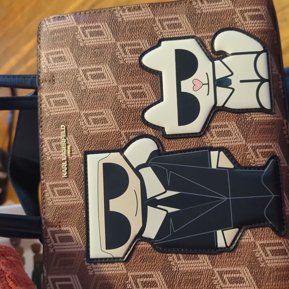 👜, Karl Lagerfield, Brown